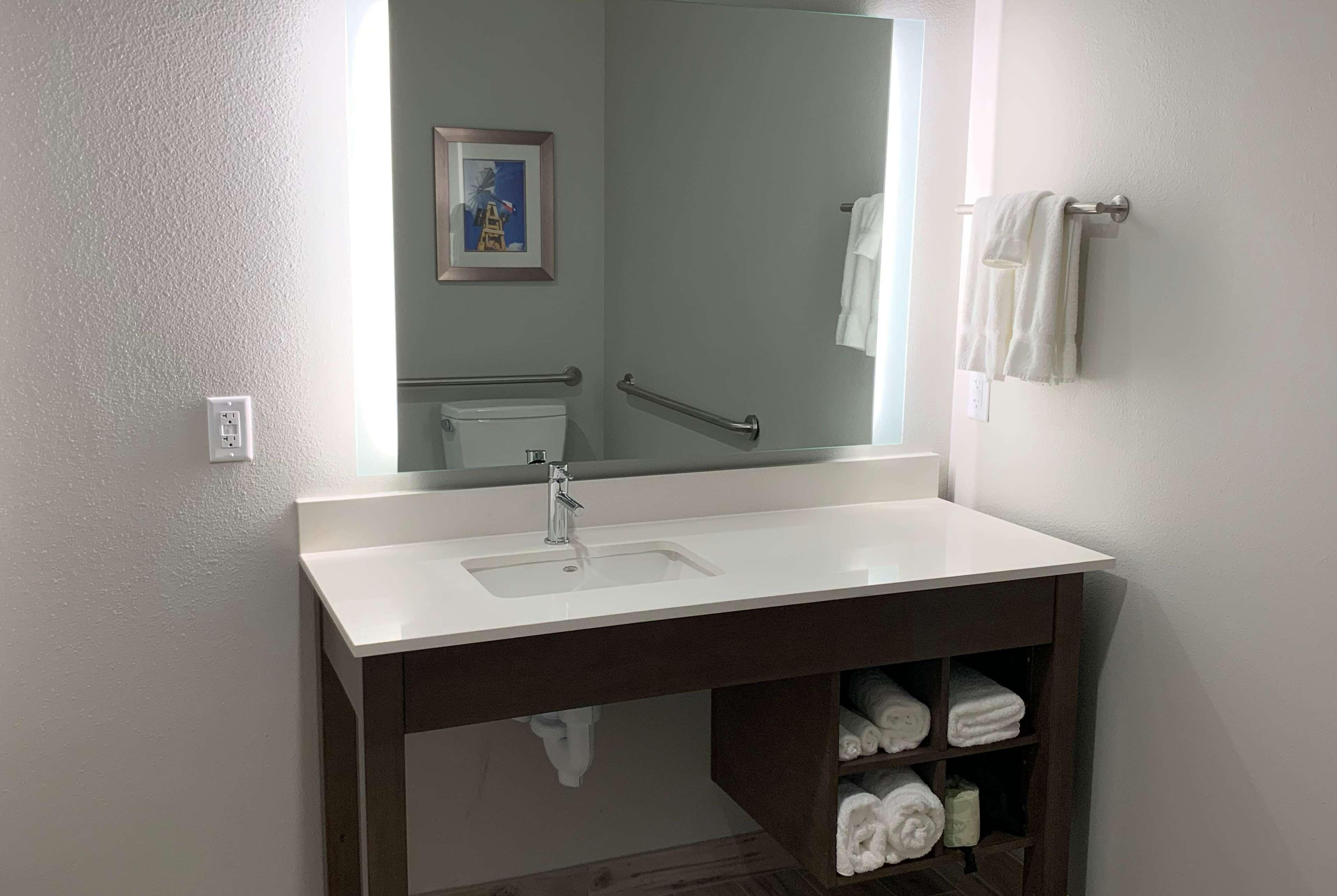 La Quinta Inn & Suites By Wyndham Round Rock Near Kalahari Luaran gambar