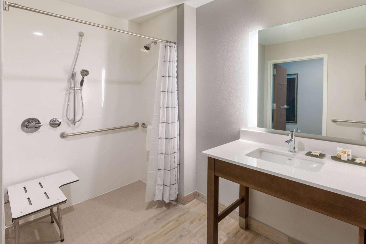 La Quinta Inn & Suites By Wyndham Round Rock Near Kalahari Luaran gambar
