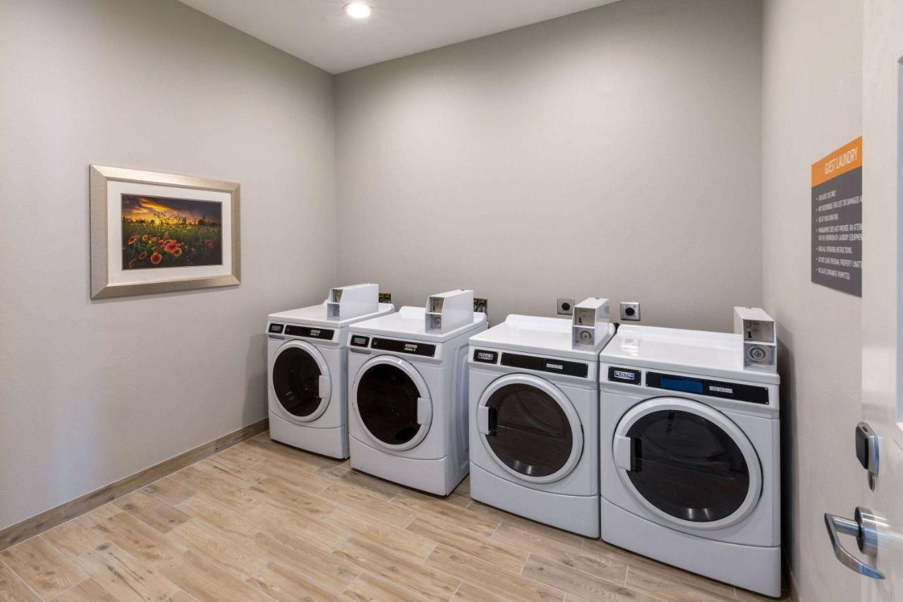La Quinta Inn & Suites By Wyndham Round Rock Near Kalahari Luaran gambar